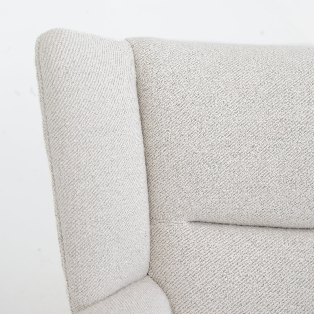 AP 69 - Rare 'Mega Papa Bear Chair'