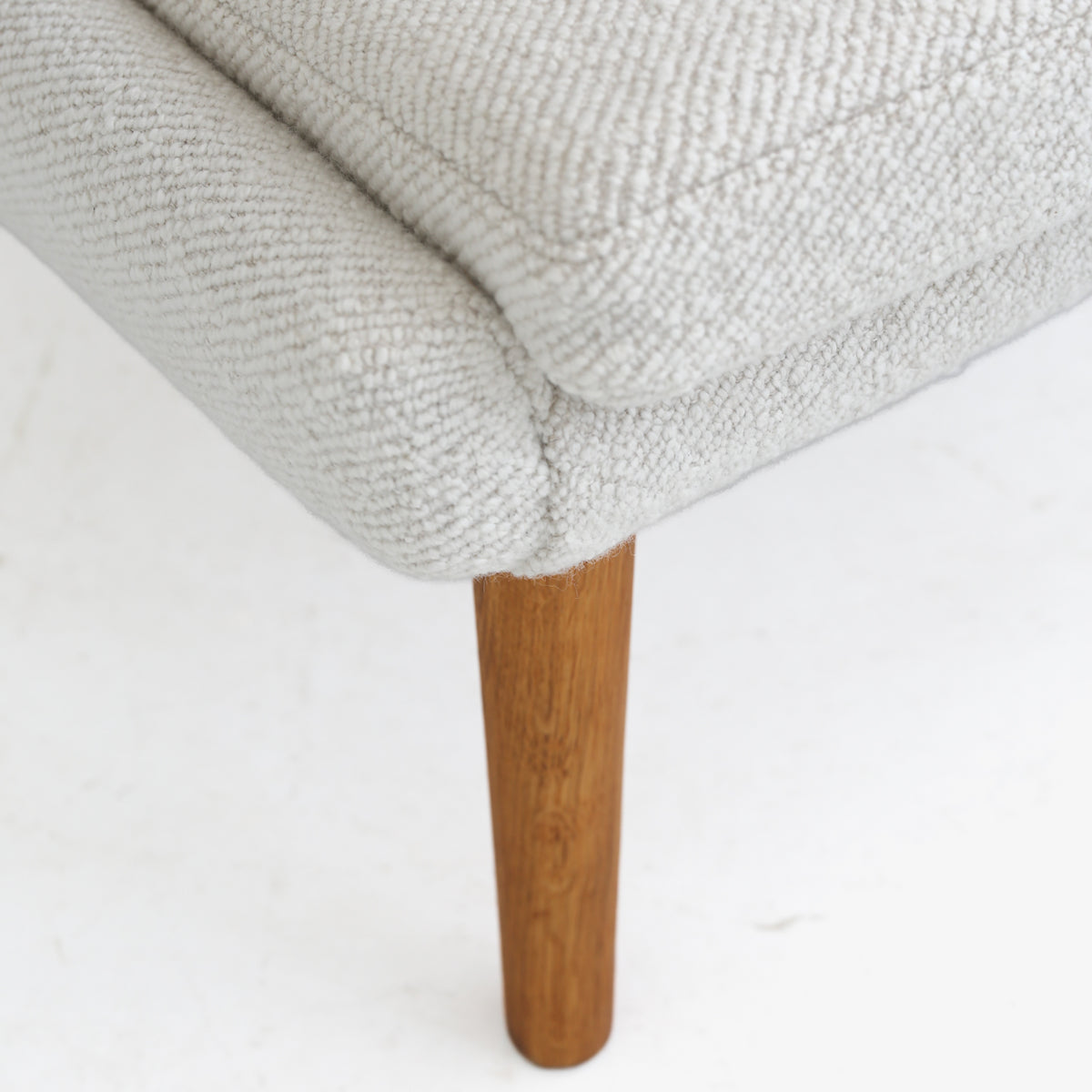 AP 69 - Rare 'Mega Papa Bear Chair'