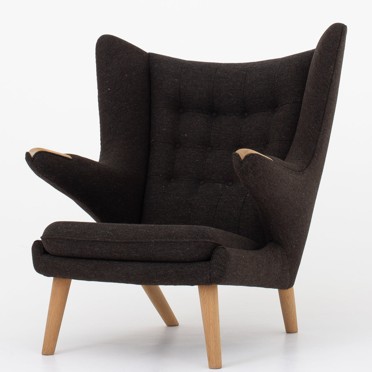 AP 19 - Papa Bear chair in brown wool