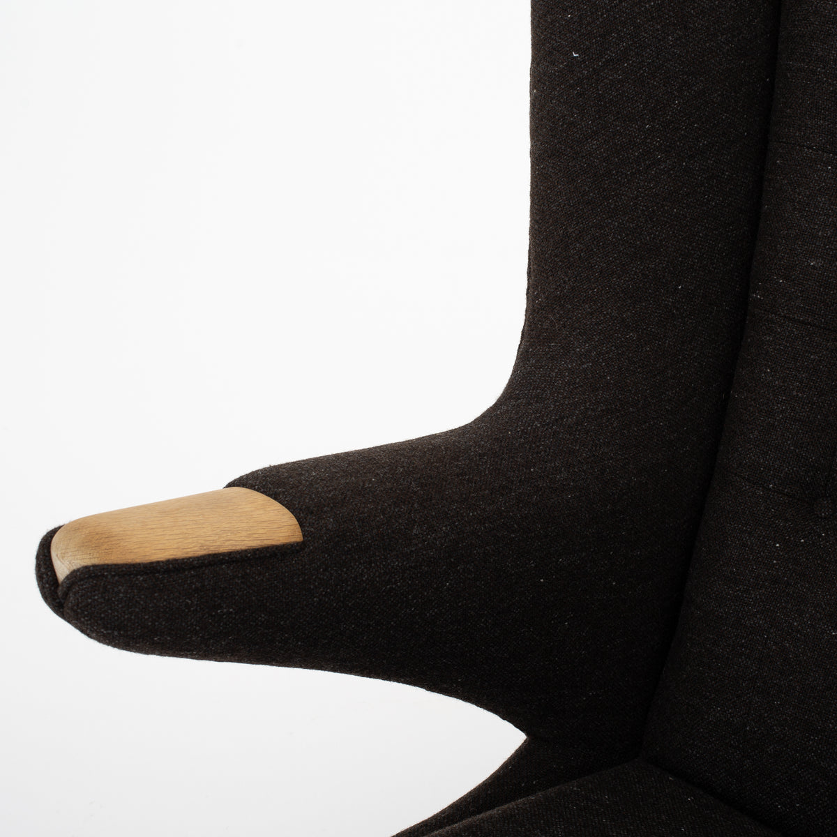 AP 19 - Papa Bear chair in brown wool