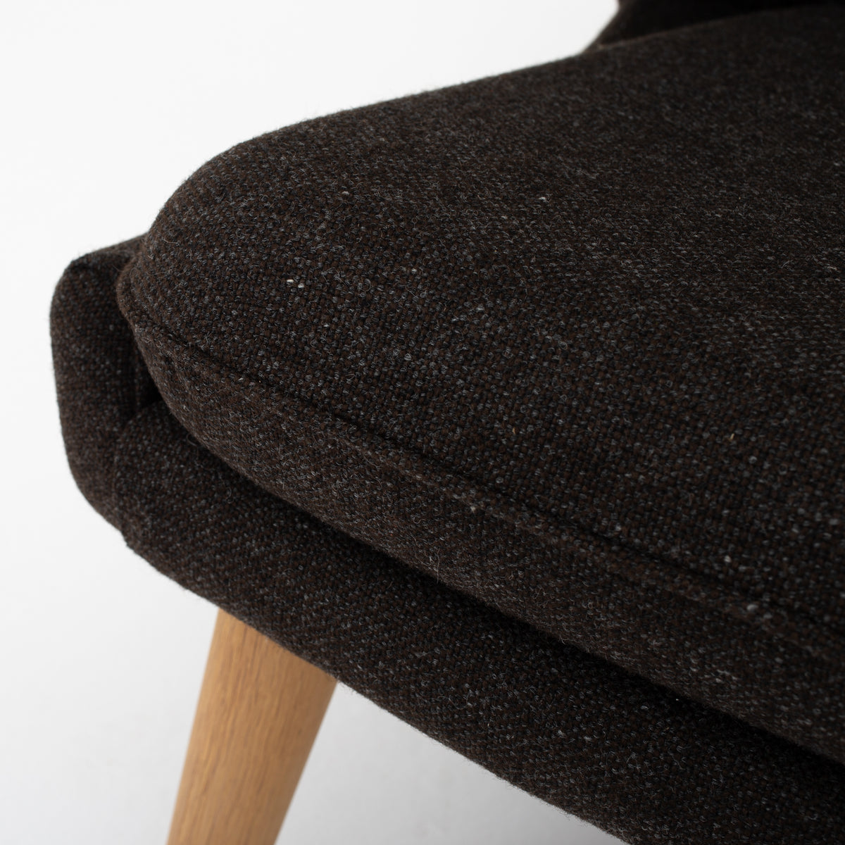 AP 19 - Papa Bear chair in brown wool