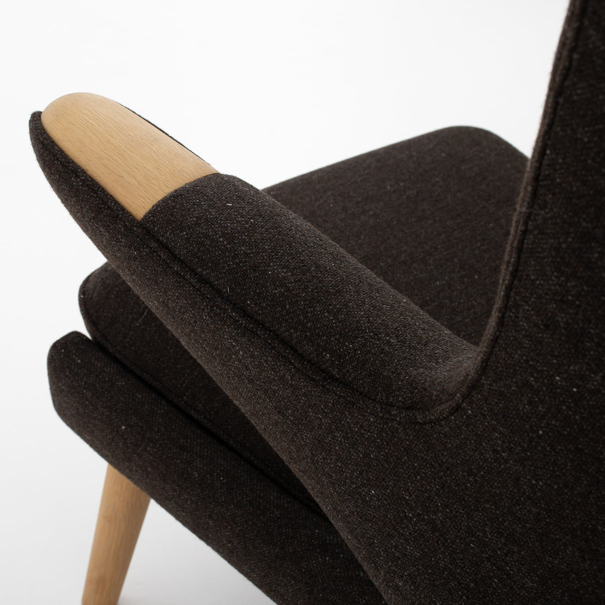 AP 19 - Papa Bear chair in brown wool
