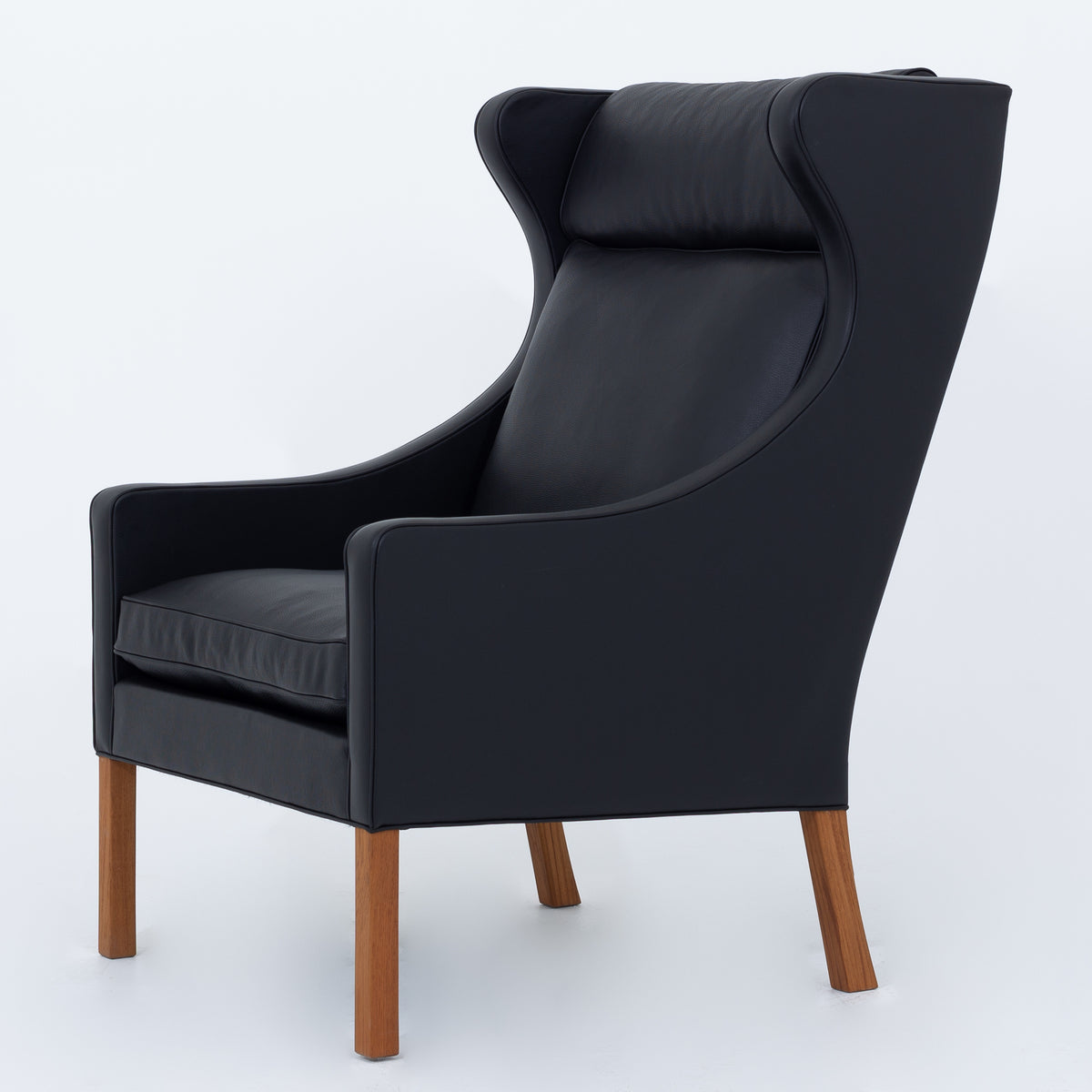BM 2204 - 'Wing-back chair' in Klassik black