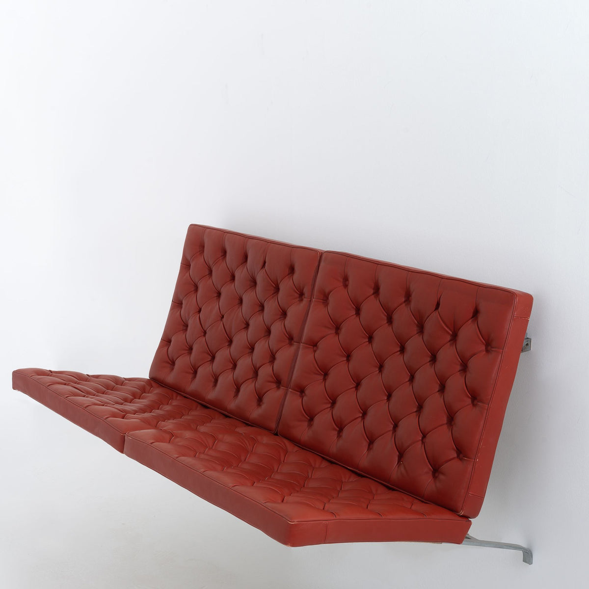 PK 26 - Wall-mounted sofa