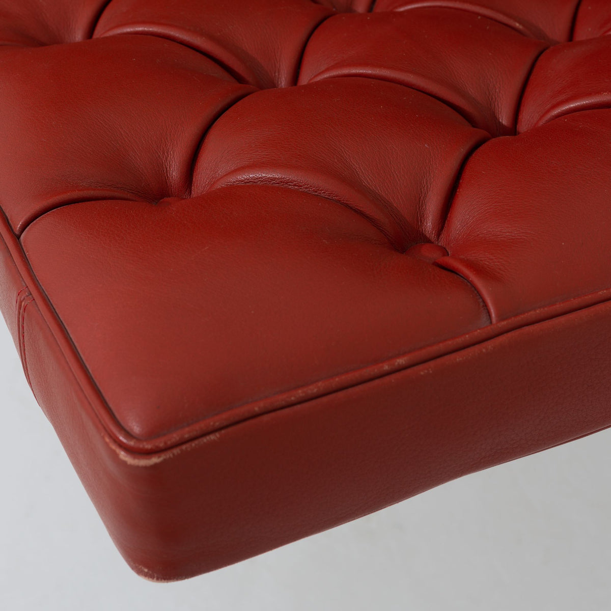 PK 26 - Wall-mounted sofa